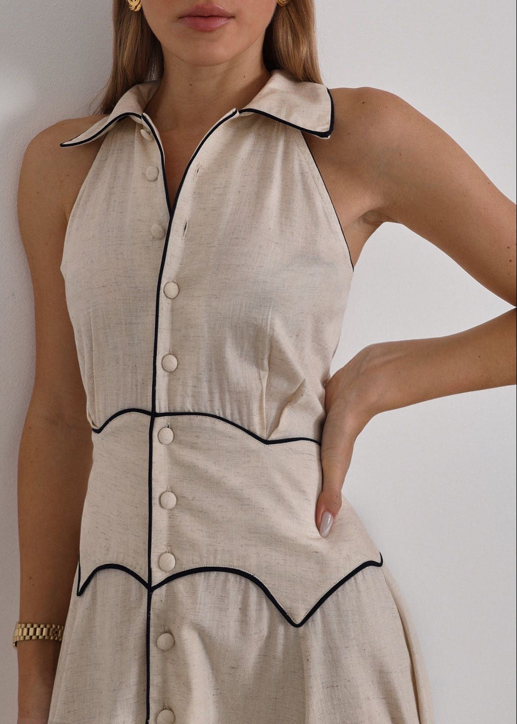 Vestido Kalila con icono en contraste | Beige/Negro