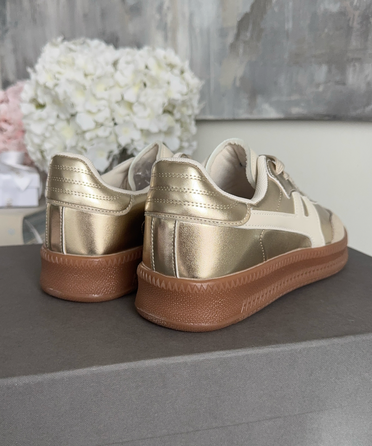 Zapatilla Tami dorada
