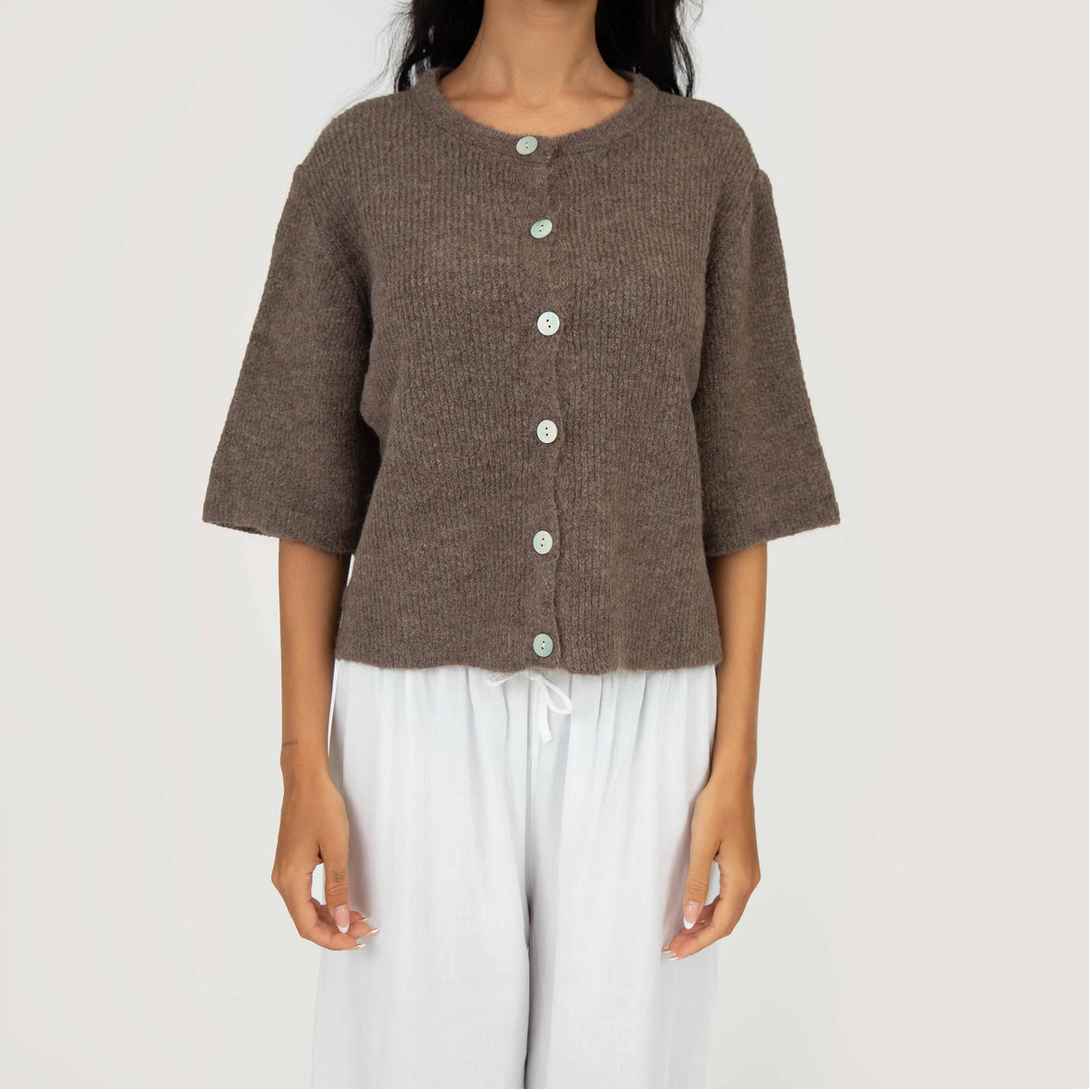 Short-sleeve knitted cardigan