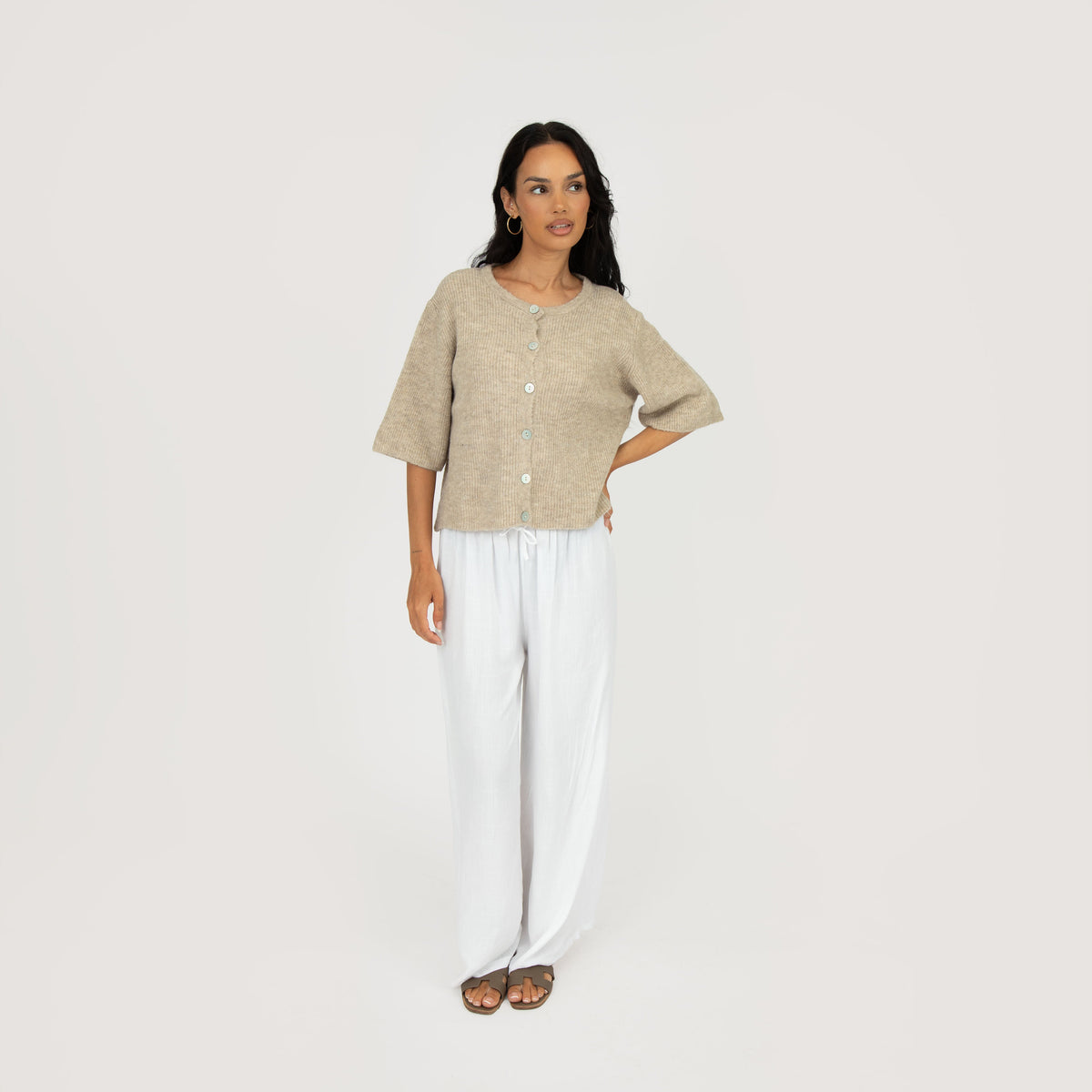 Short-sleeve knitted cardigan