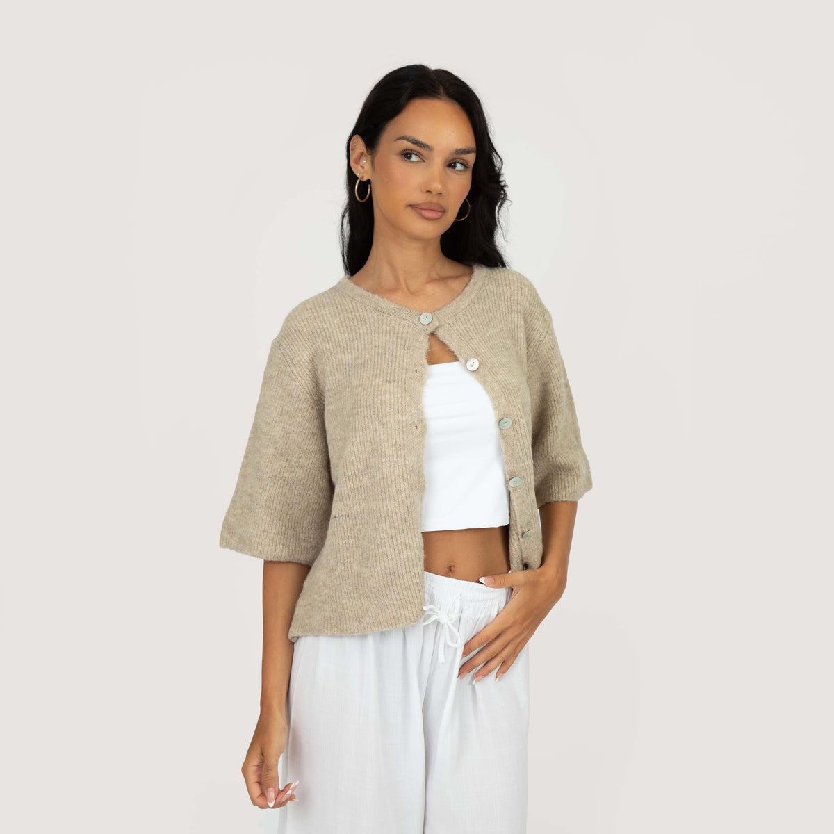 Short-sleeve knitted cardigan