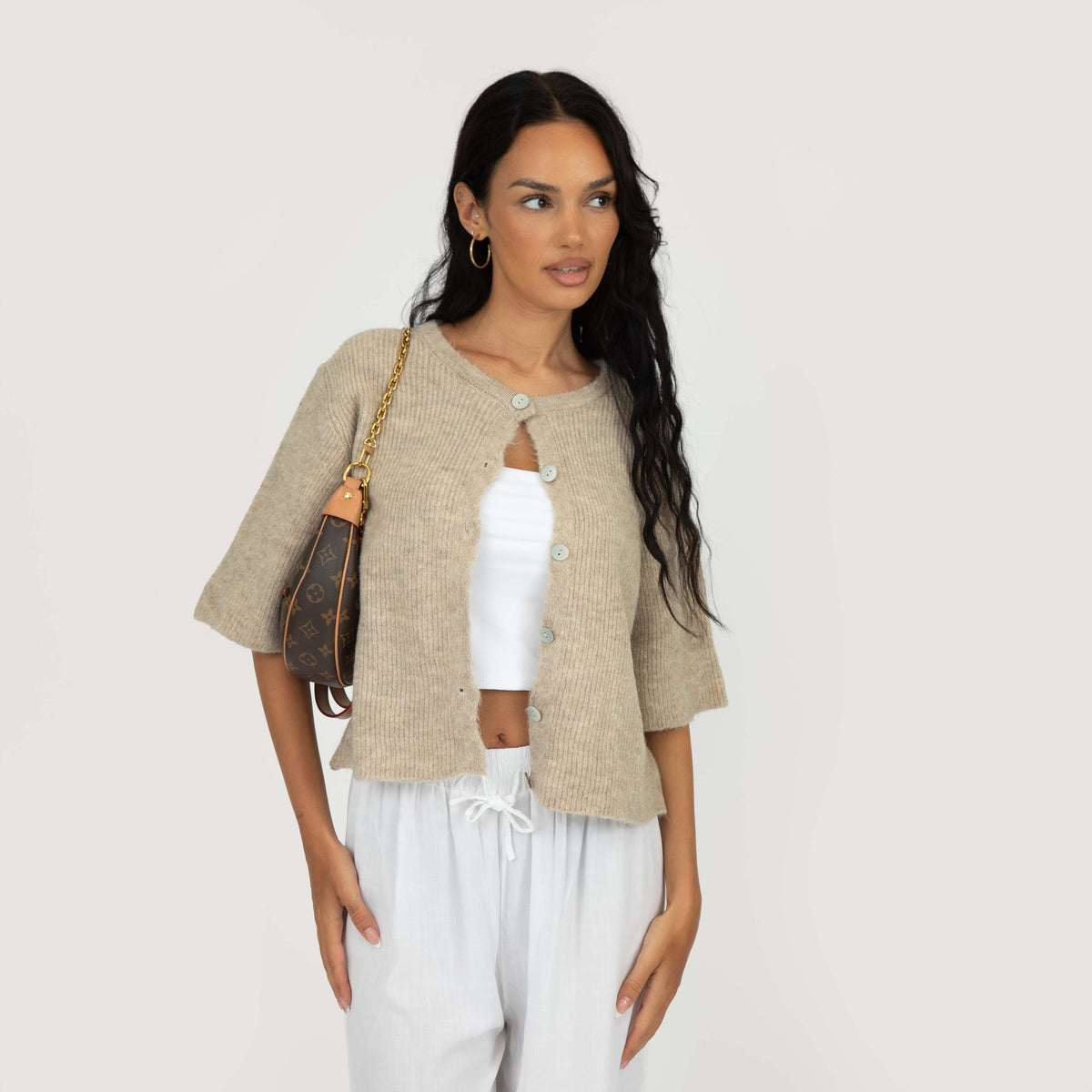 Short-sleeve knitted cardigan