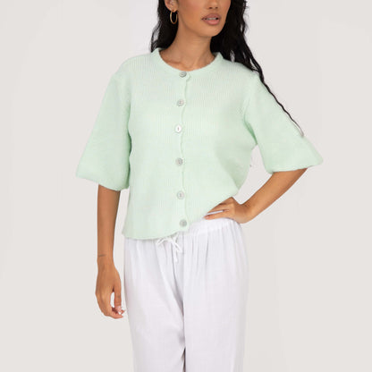 Short-sleeve knitted cardigan