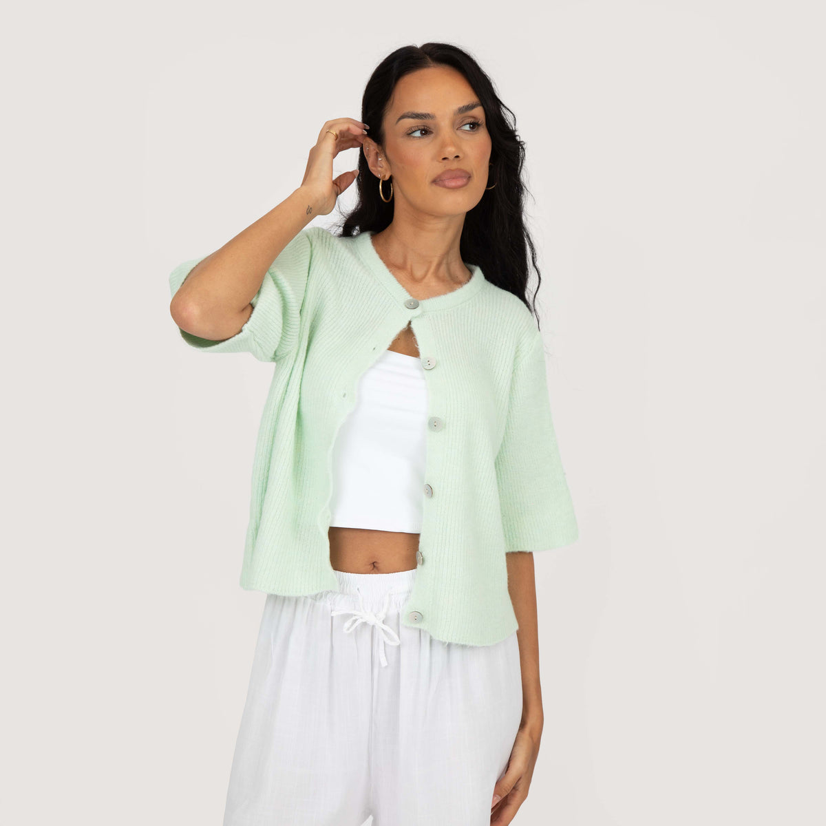 Short-sleeve knitted cardigan