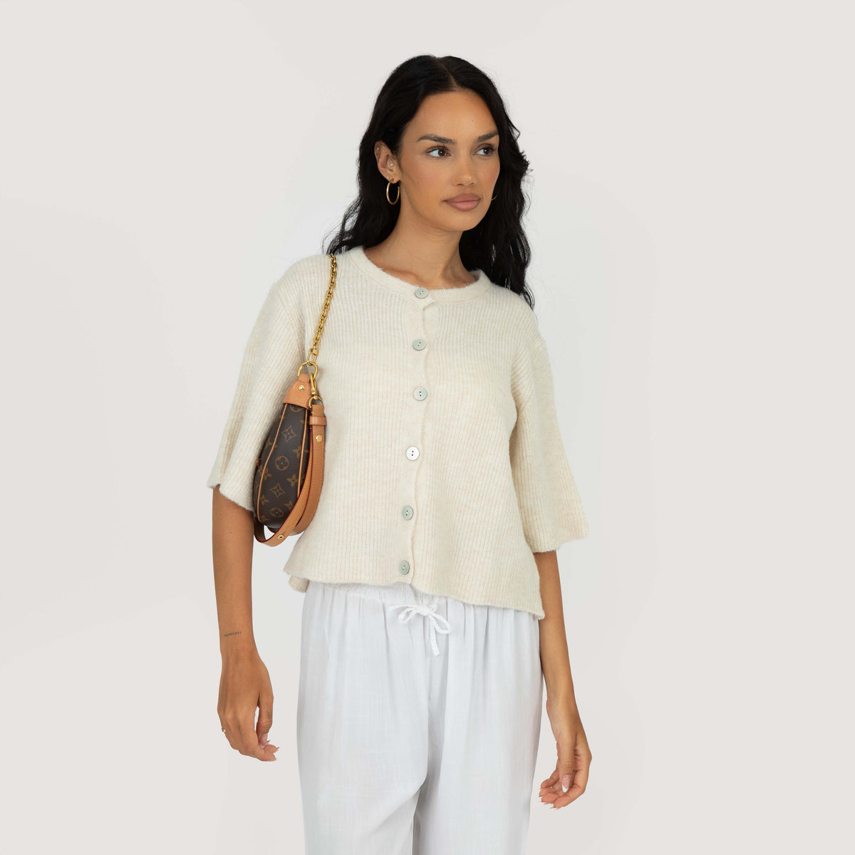 Short-sleeve knitted cardigan