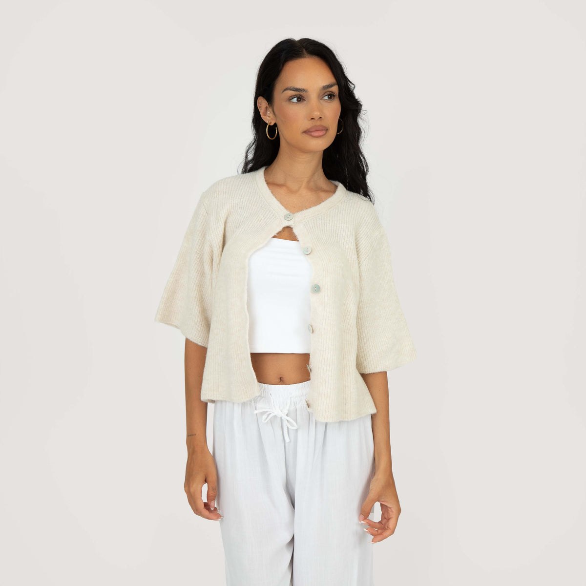 Short-sleeve knitted cardigan