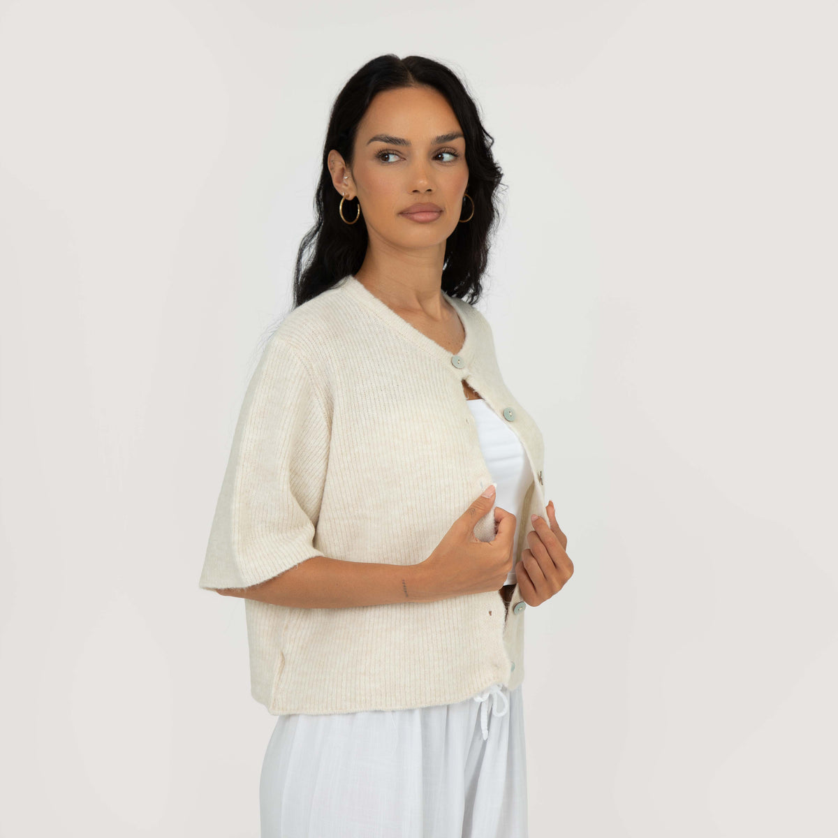 Short-sleeve knitted cardigan