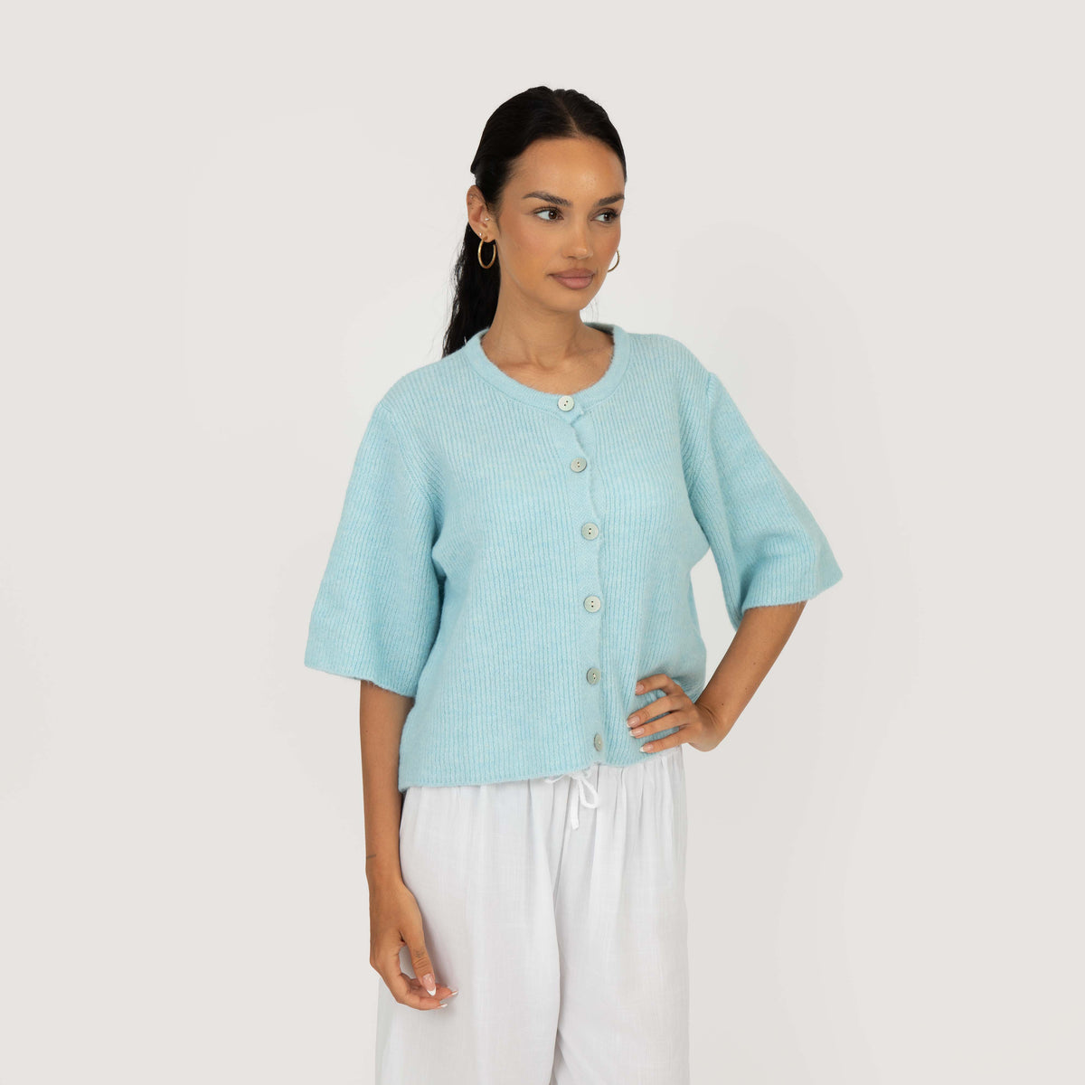 Short-sleeve knitted cardigan