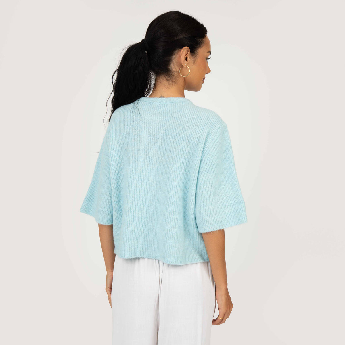 Short-sleeve knitted cardigan
