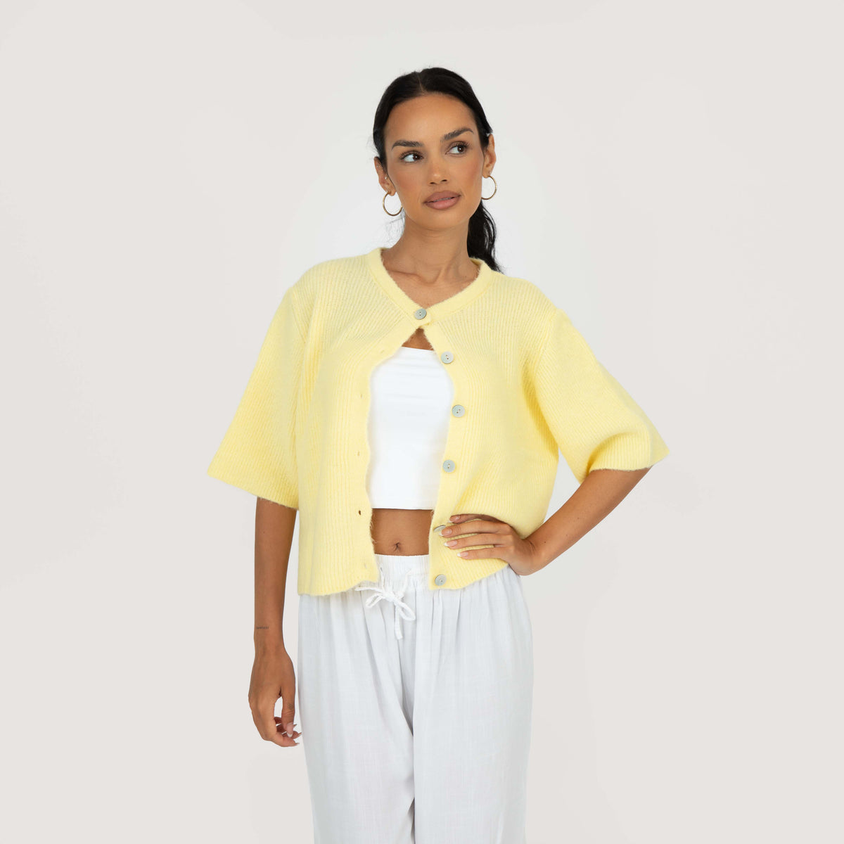 Short-sleeve knitted cardigan