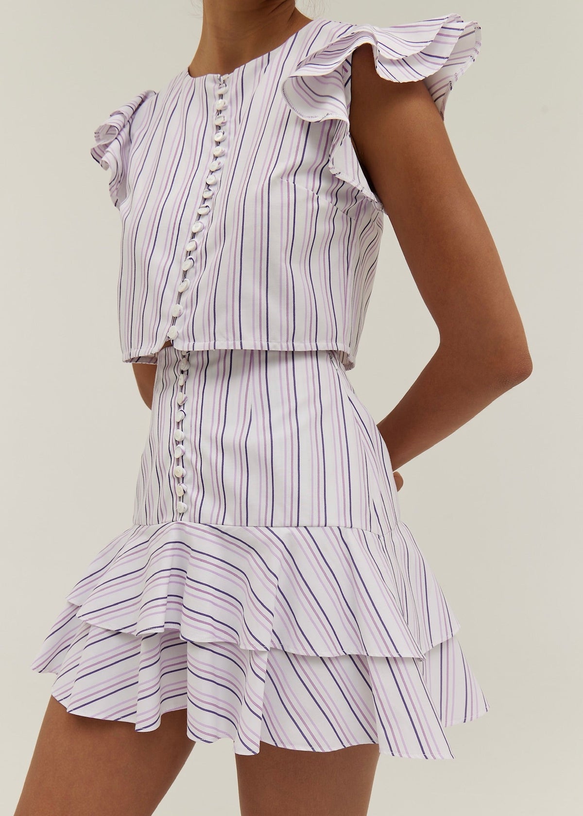 Top Liza de rayas con mangas de volantes | Blanco/Lila