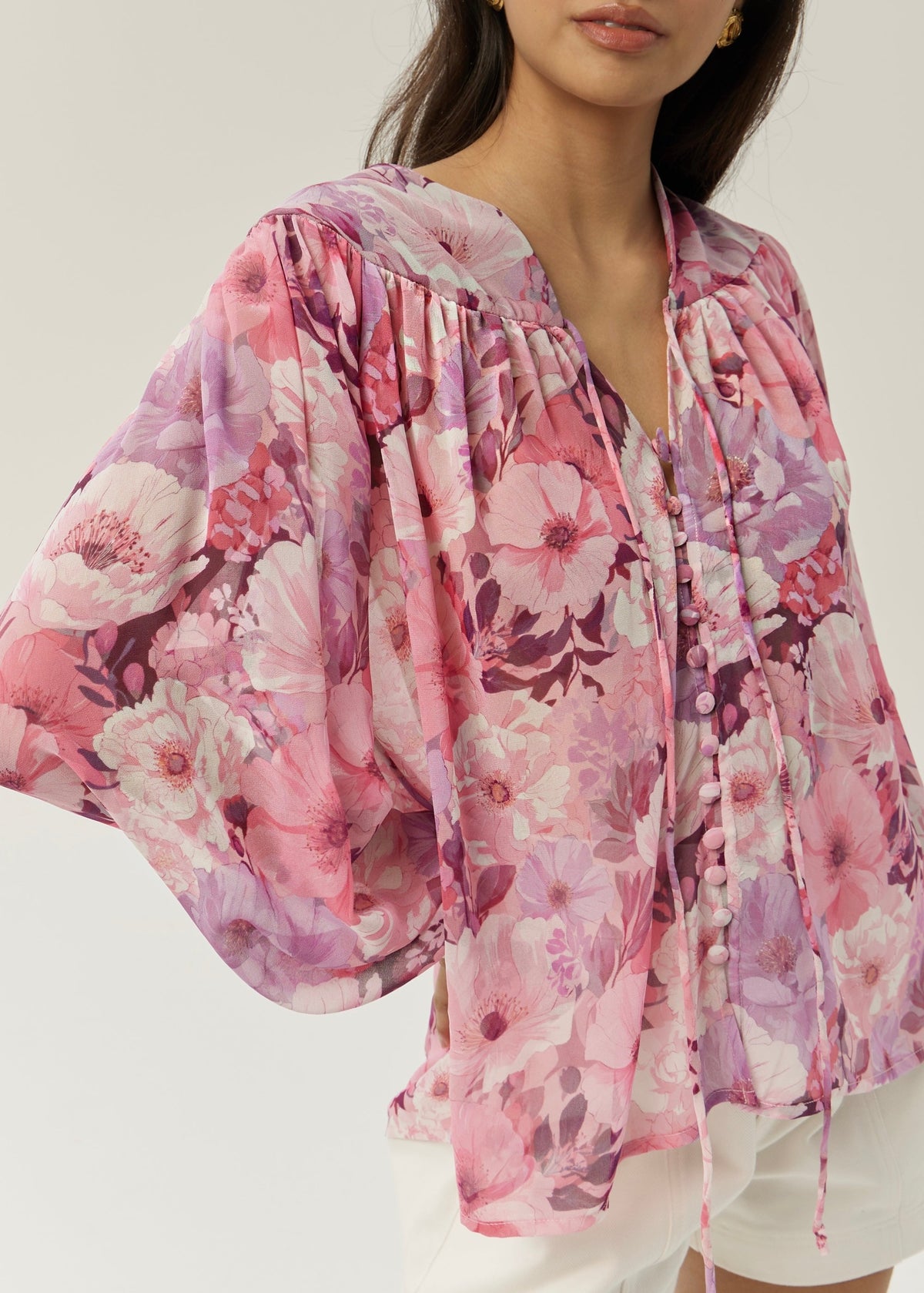 Blusa floral Chantal con lazo en el cuello | Rosa