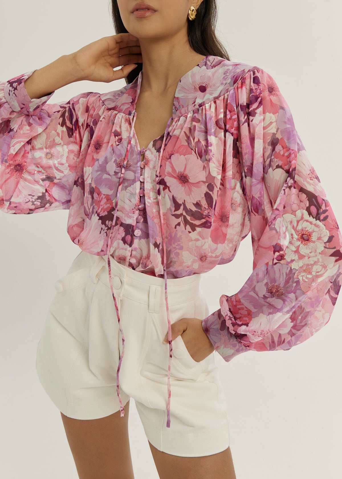 Blusa floral Chantal con lazo en el cuello | Rosa