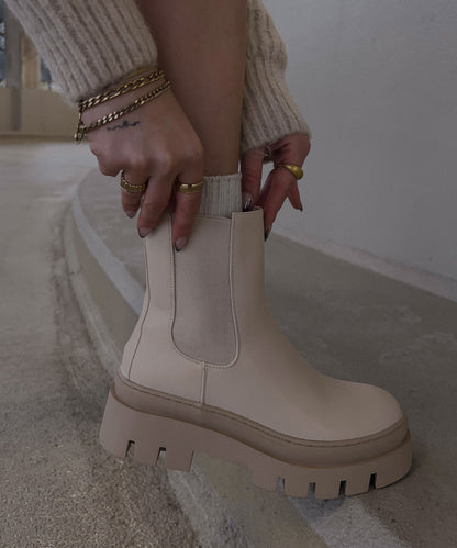 Botines Chelsea Nora Cortos Beige