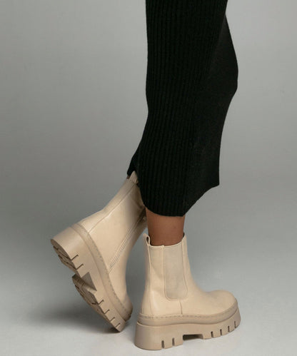 Botines Chelsea Nora Cortos Beige
