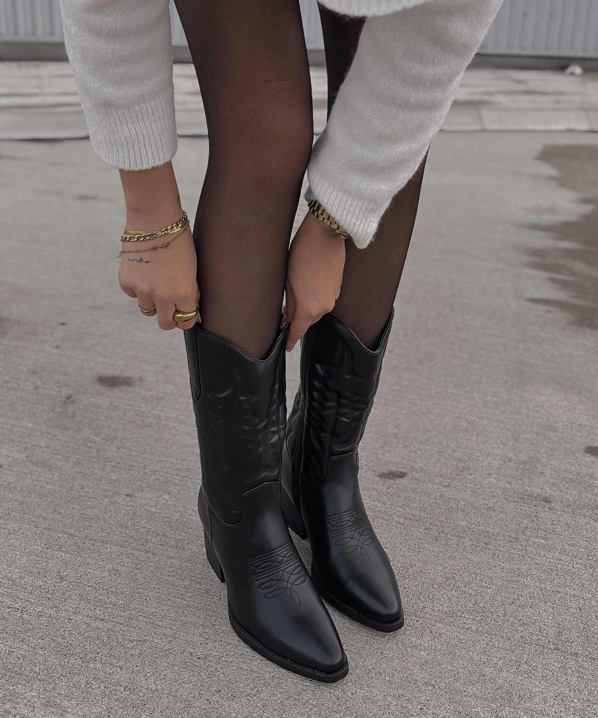 Botas cowboy Selenay negras midi