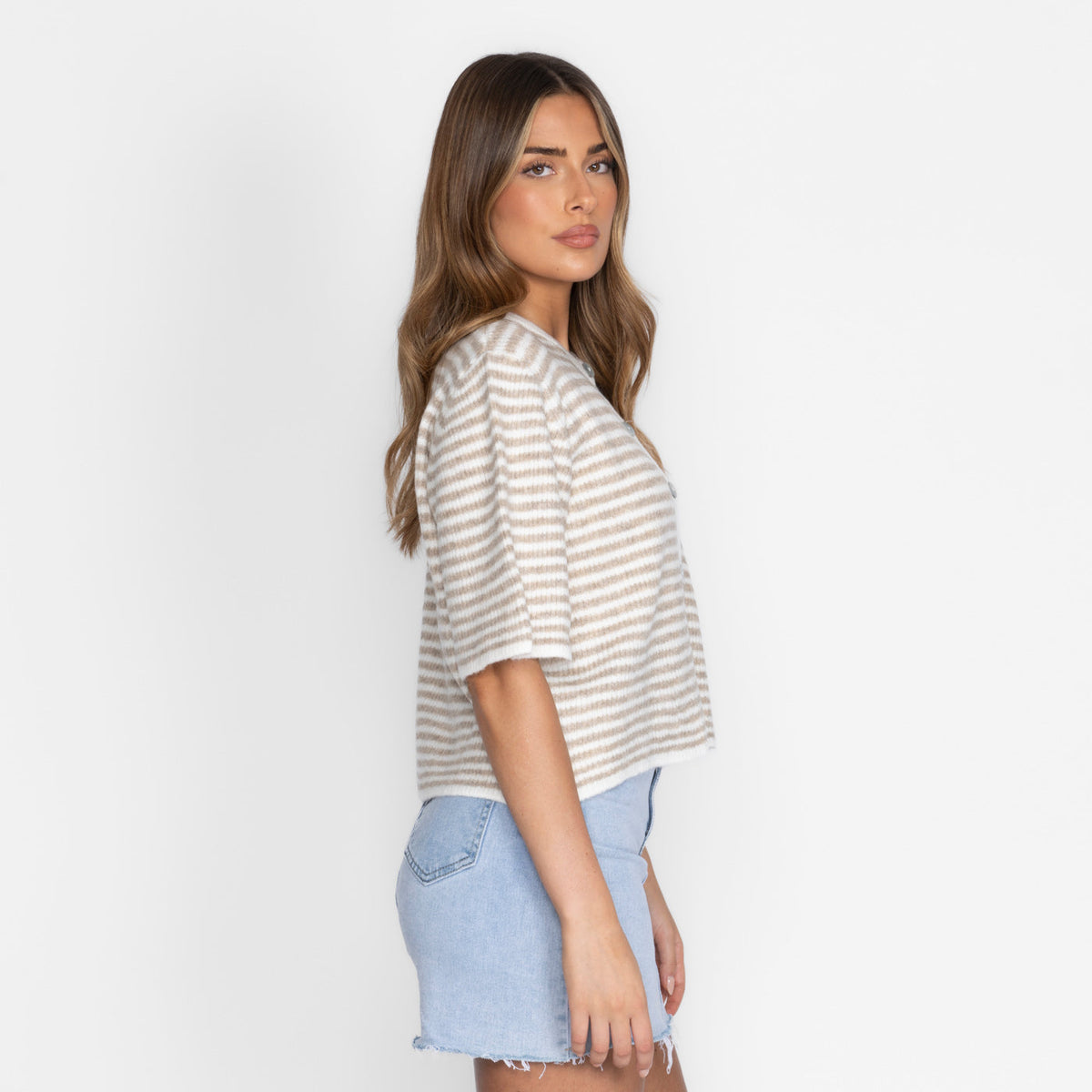 Short-sleeve knitted cardigan