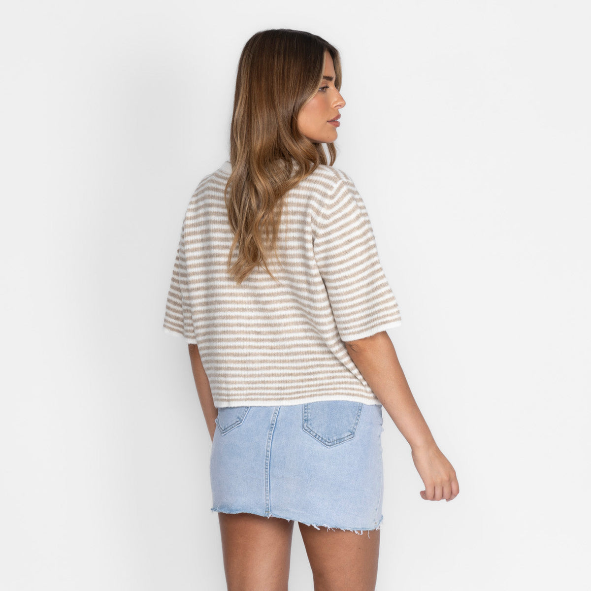 Short-sleeve knitted cardigan