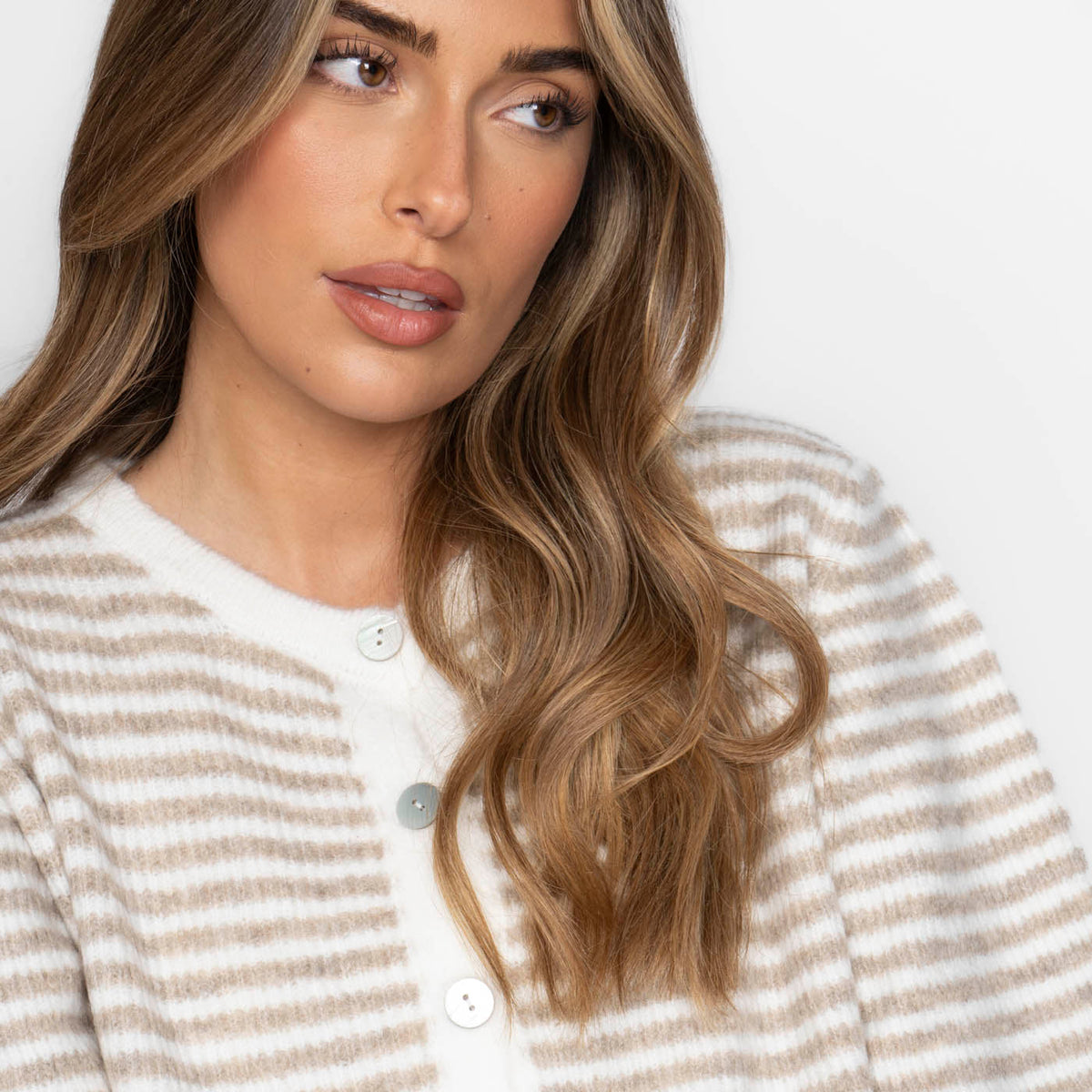 Short-sleeve knitted cardigan
