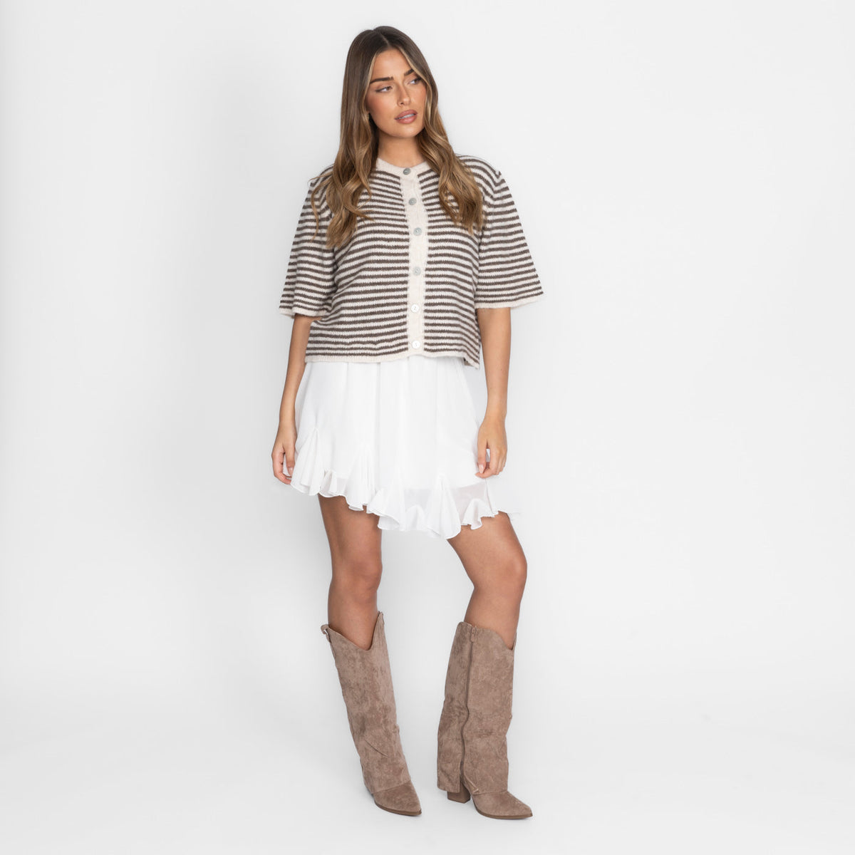 Short-sleeve knitted cardigan