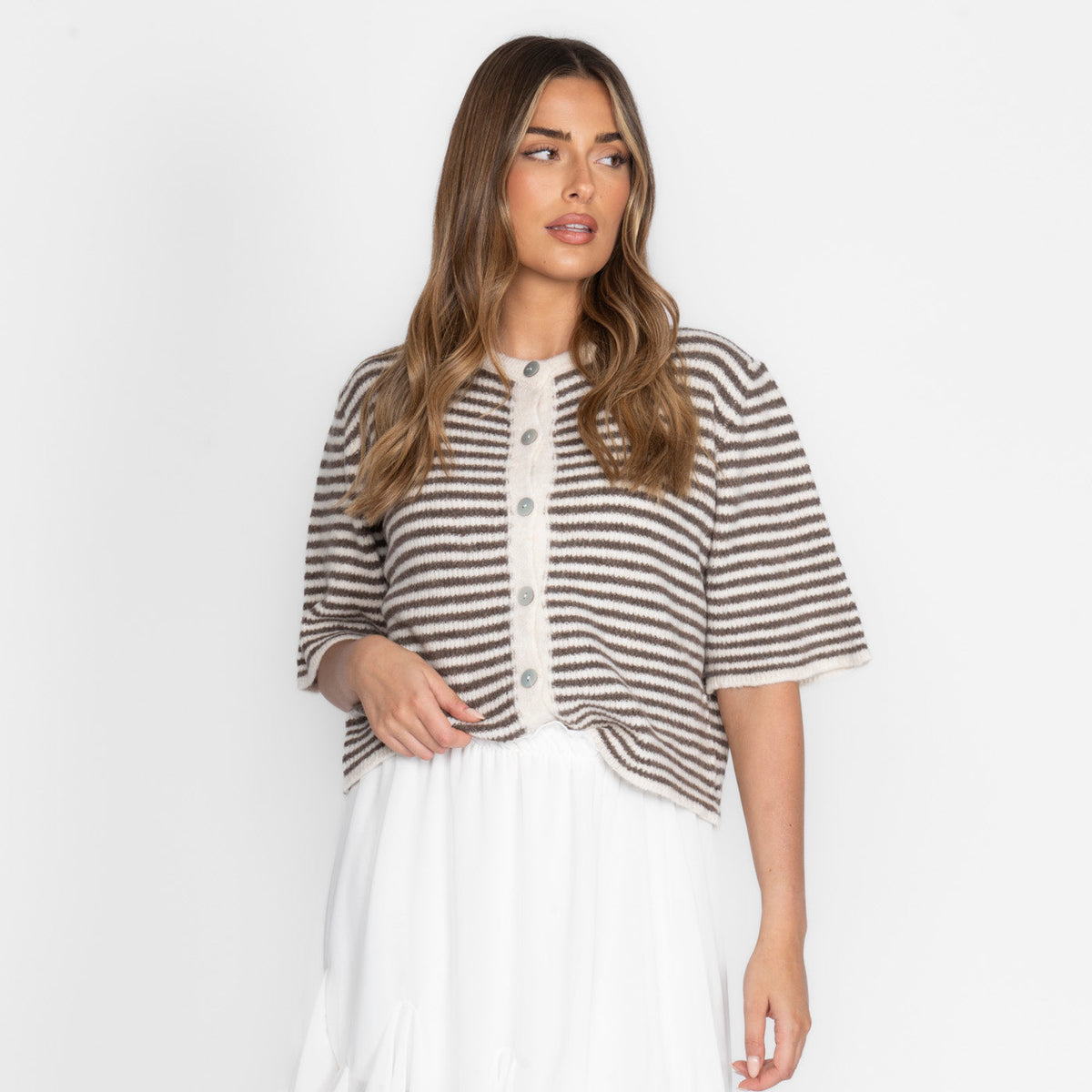 Short-sleeve knitted cardigan
