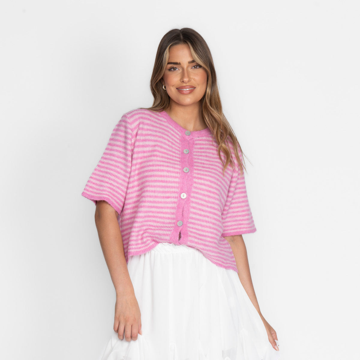 Short-sleeve knitted cardigan