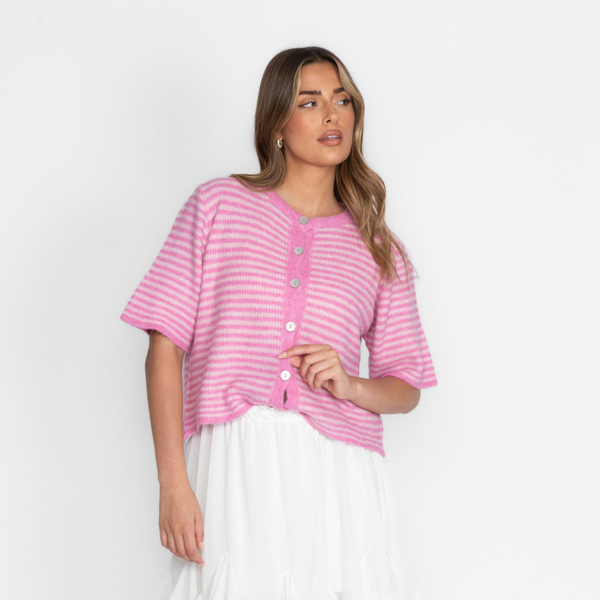 Short-sleeve knitted cardigan