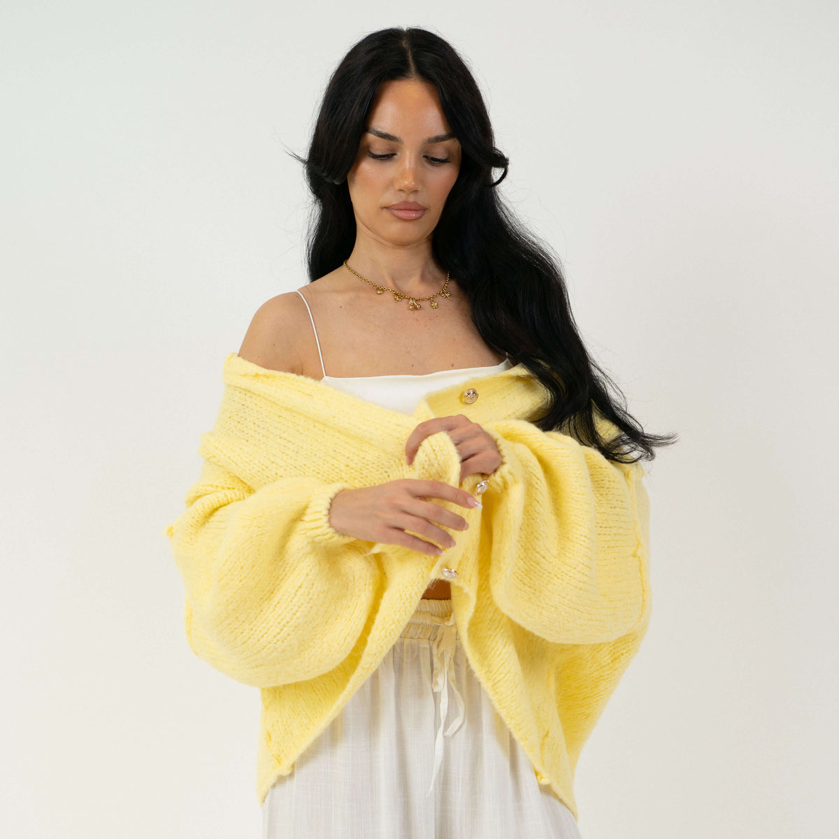 Oversized Cardigan Short "CozyGlam"