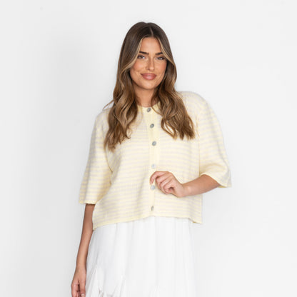 Short-sleeve knitted cardigan