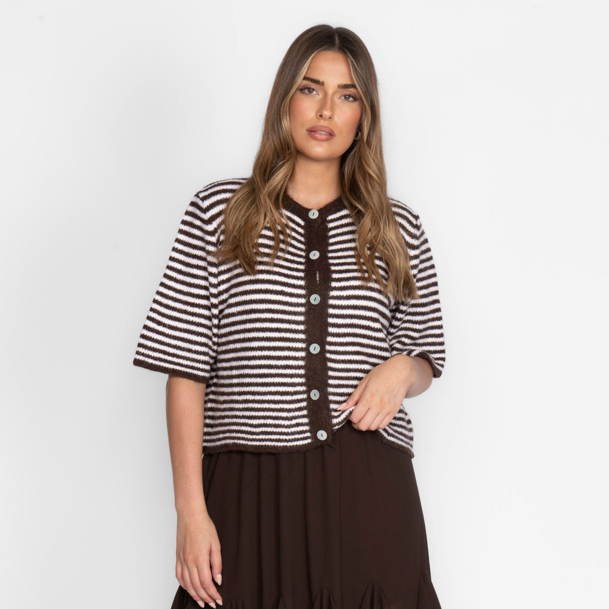 Short-sleeve knitted cardigan