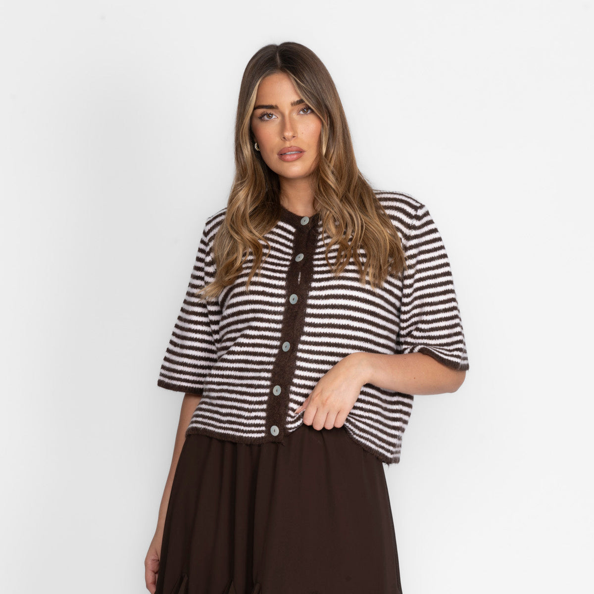 Short-sleeve knitted cardigan