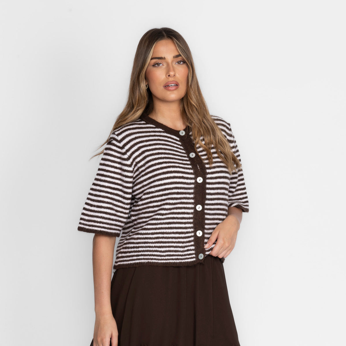 Short-sleeve knitted cardigan