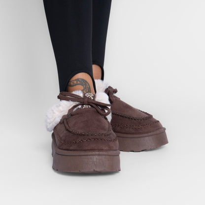Pantufla tipo mocasín acogedora