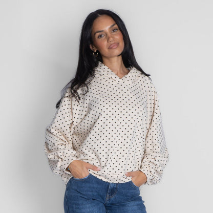 Sudadera con capucha de lunares