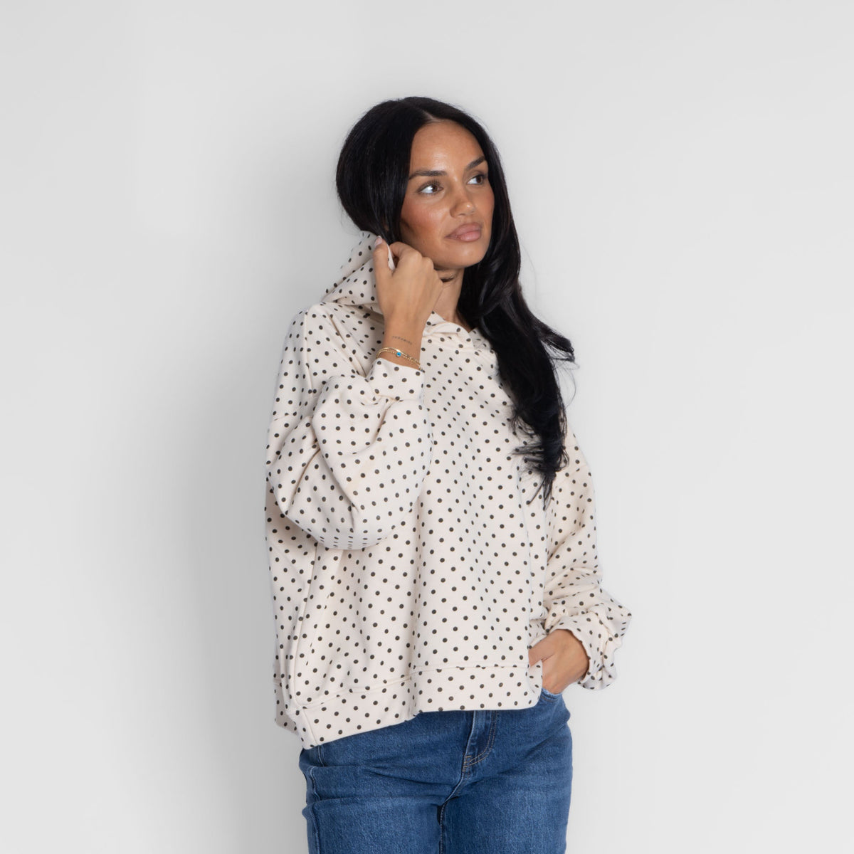 Sudadera con capucha de lunares