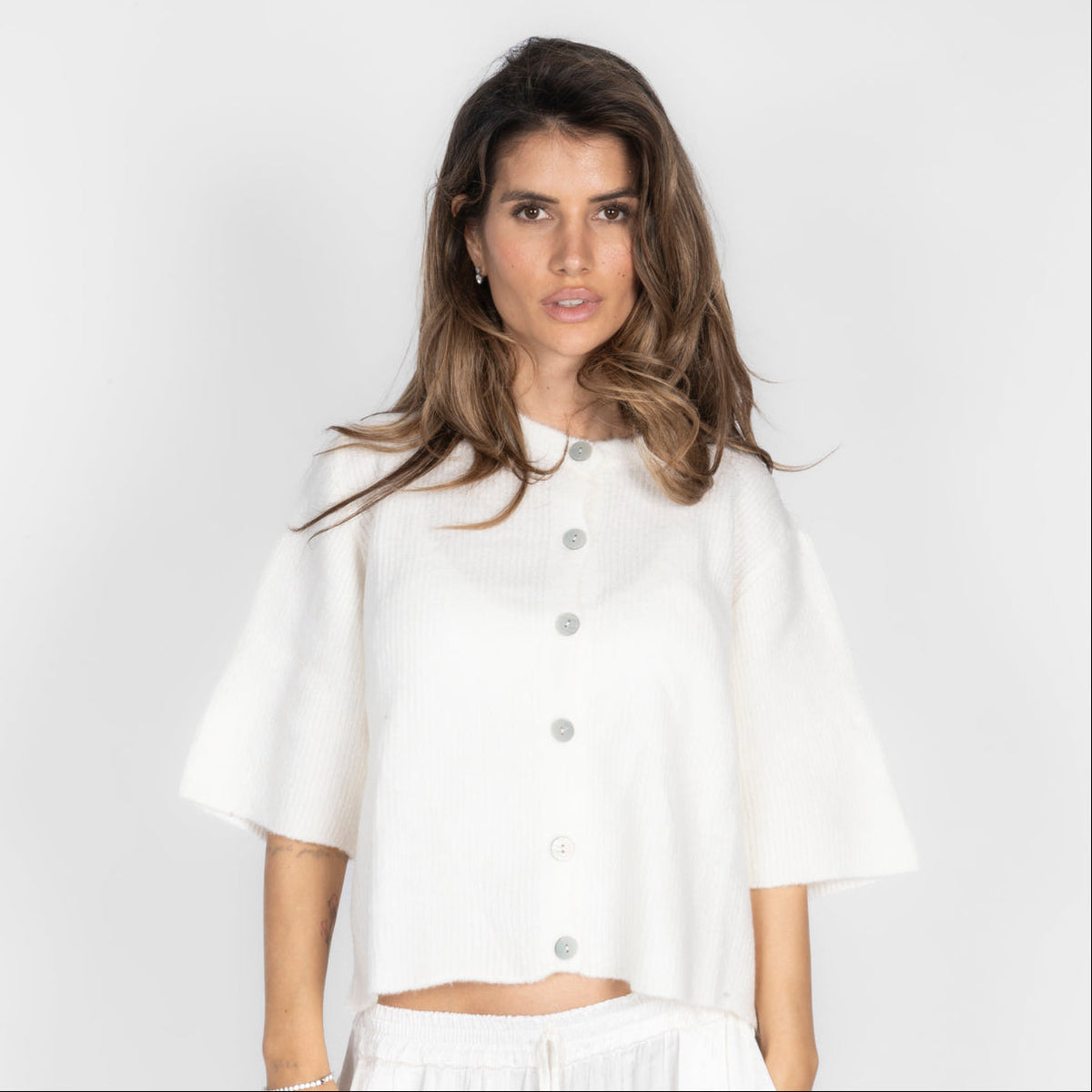Short-sleeve knitted cardigan