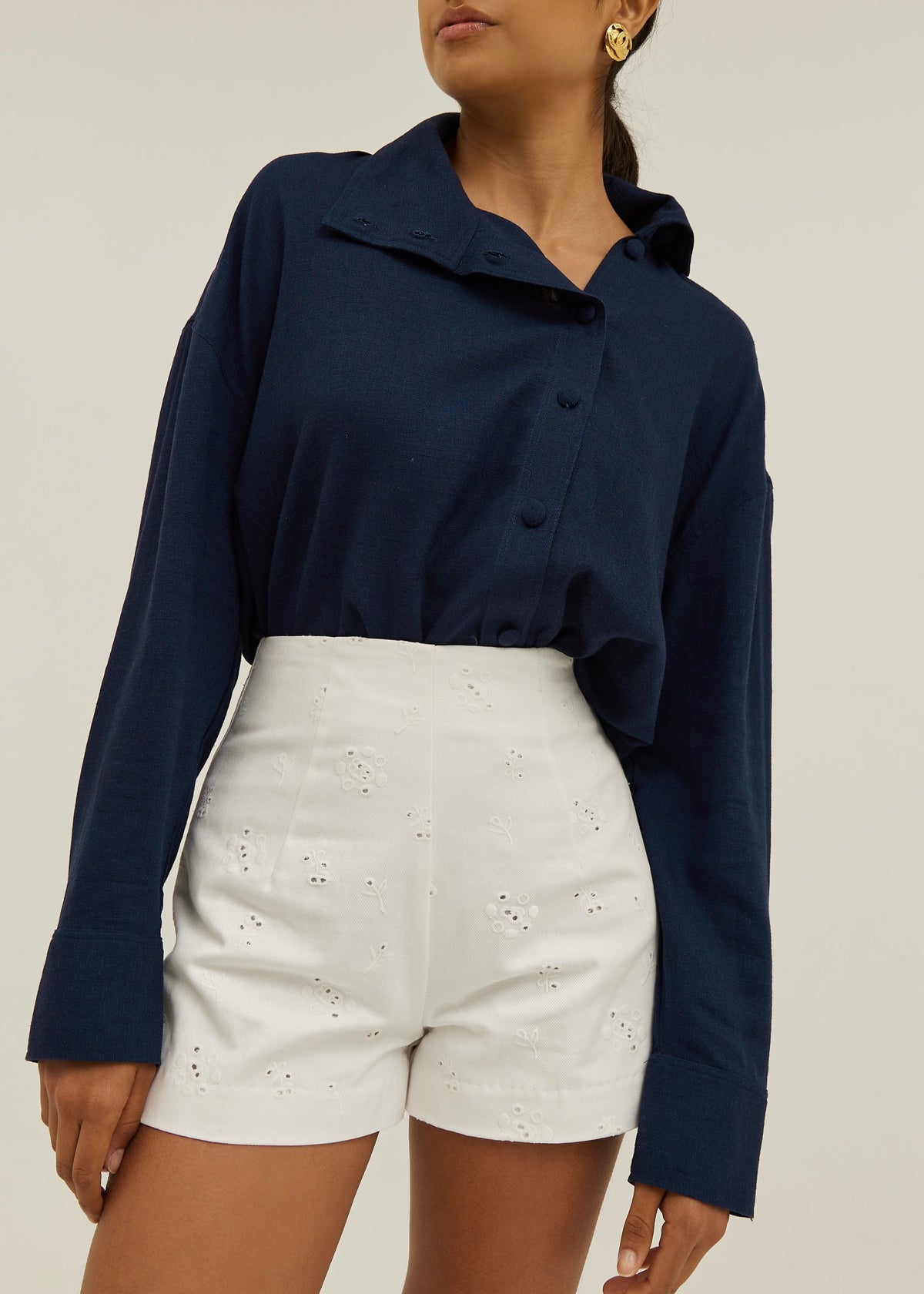Camisa Caroline asimétrica con botones delanteros | Azul marino