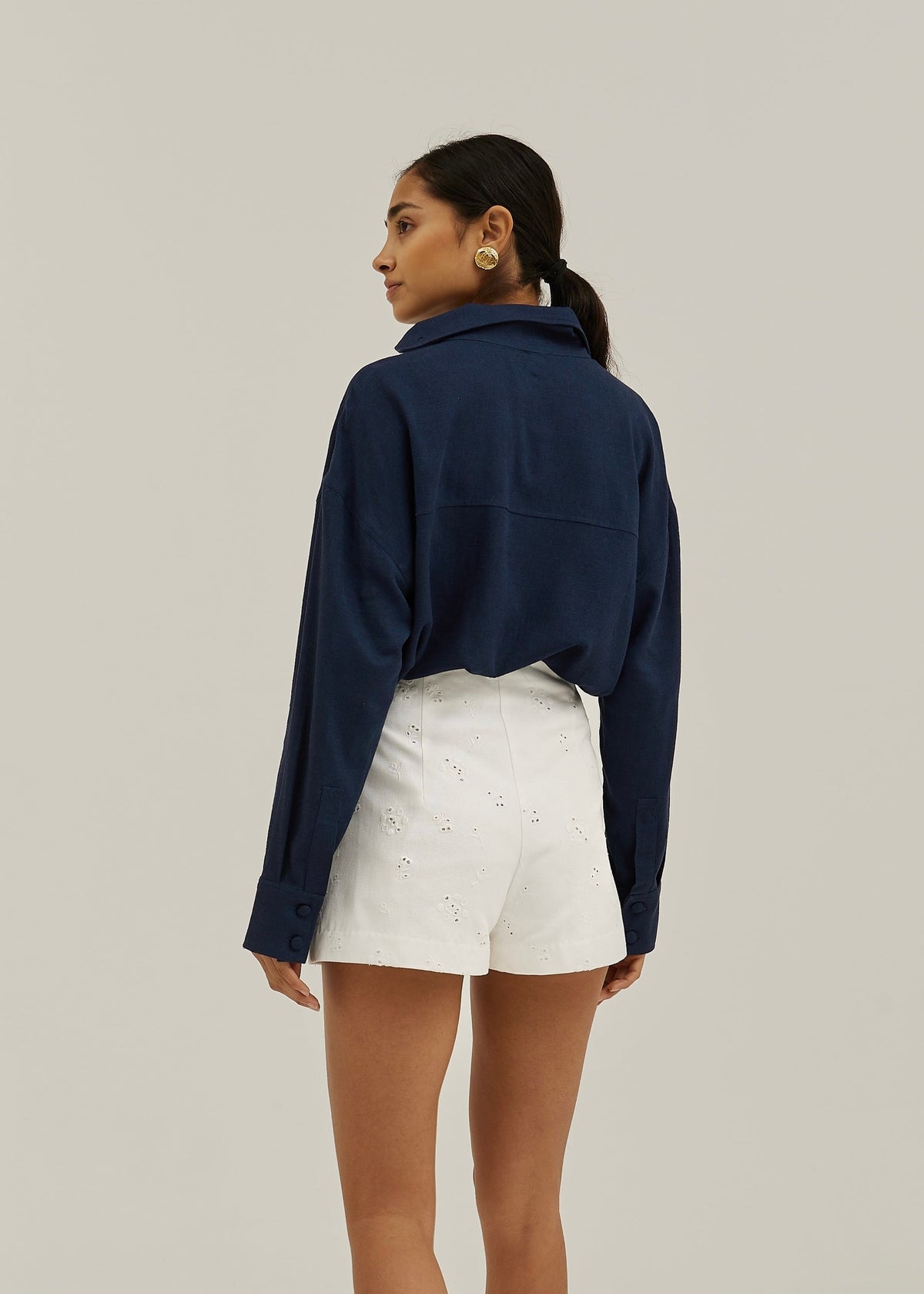Camisa Caroline asimétrica con botones delanteros | Azul marino