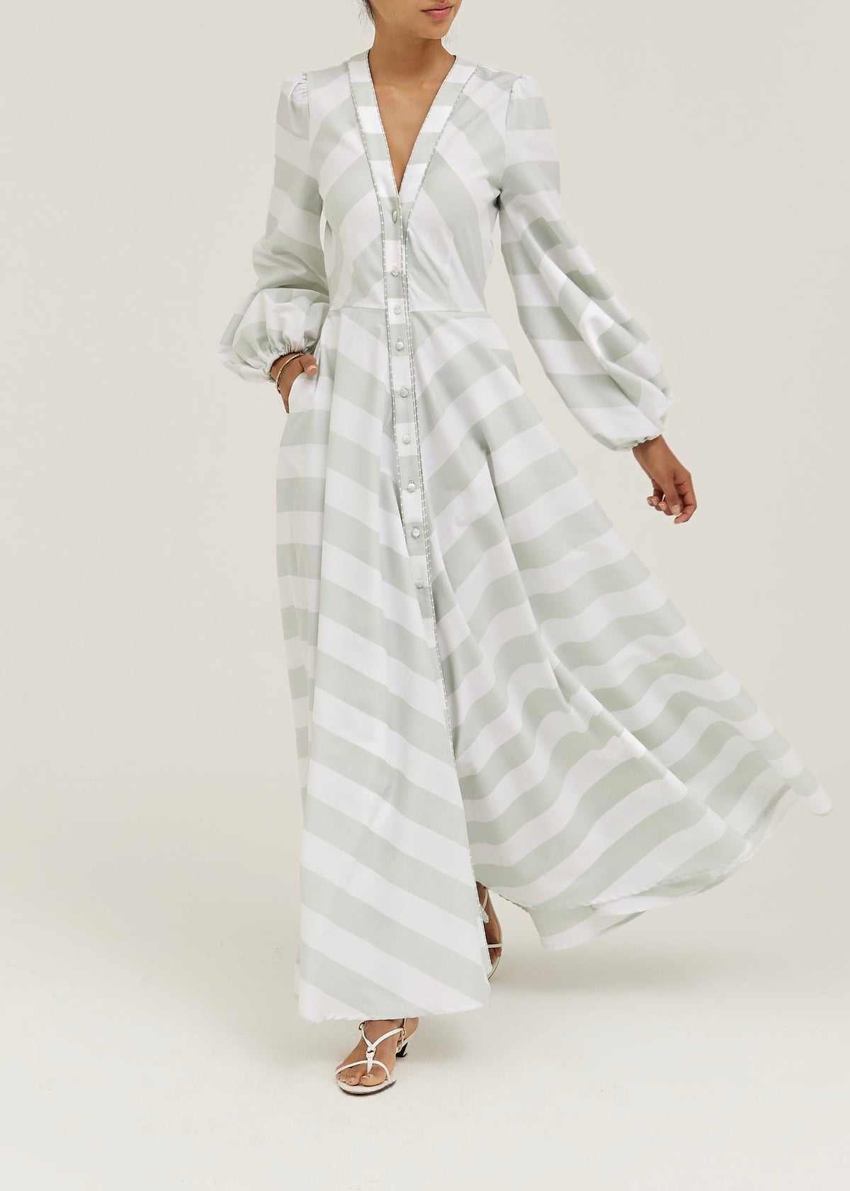 Vestido de resort de rayas suaves Aliaa | Verde menta/Blanco