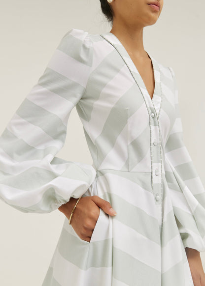 Vestido de resort de rayas suaves Aliaa | Verde menta/Blanco