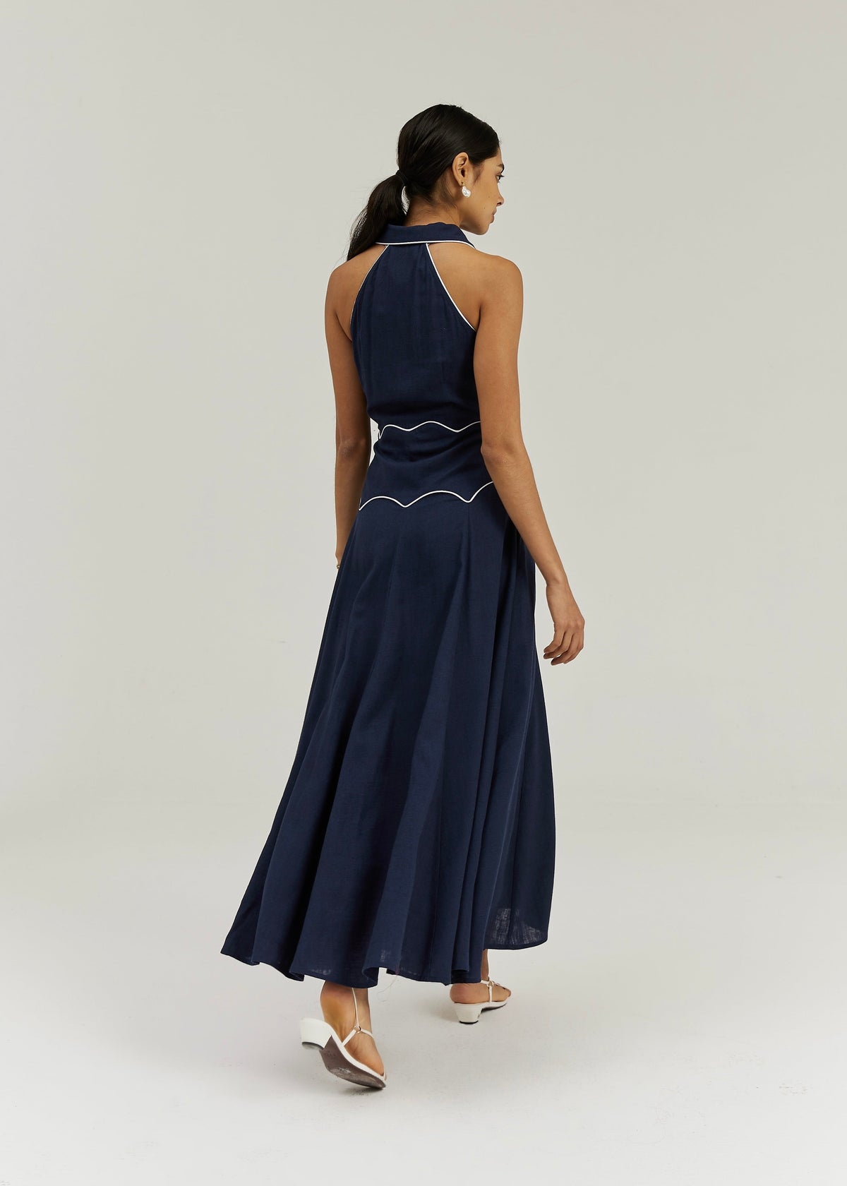 Vestido icónico de contraste Kalila | Azul marino/Blanco