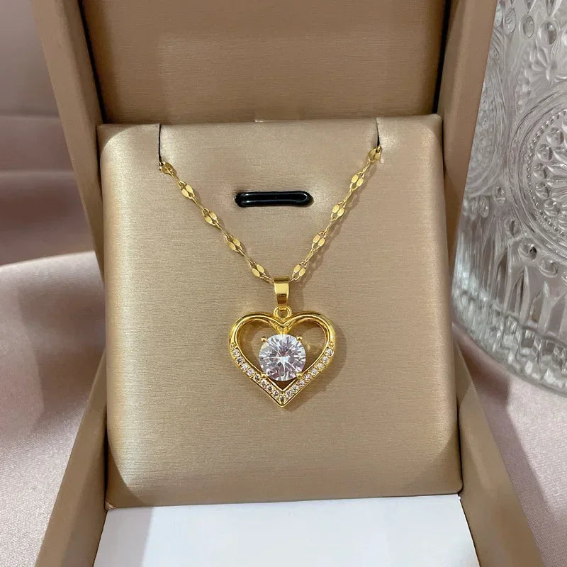 Collar elegante y lujoso de ostra con perla en forma de corazón color melocotón