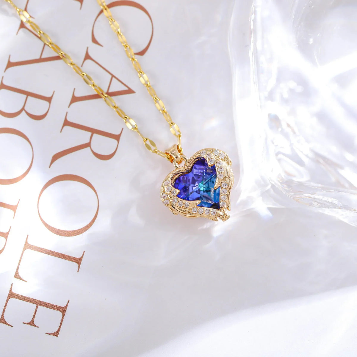 Collar elegante y lujoso de ostra con perla en forma de corazón color melocotón