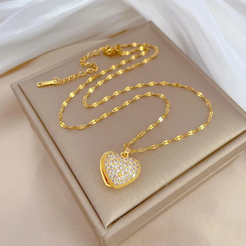 Collar elegante y lujoso de ostra con perla en forma de corazón color melocotón