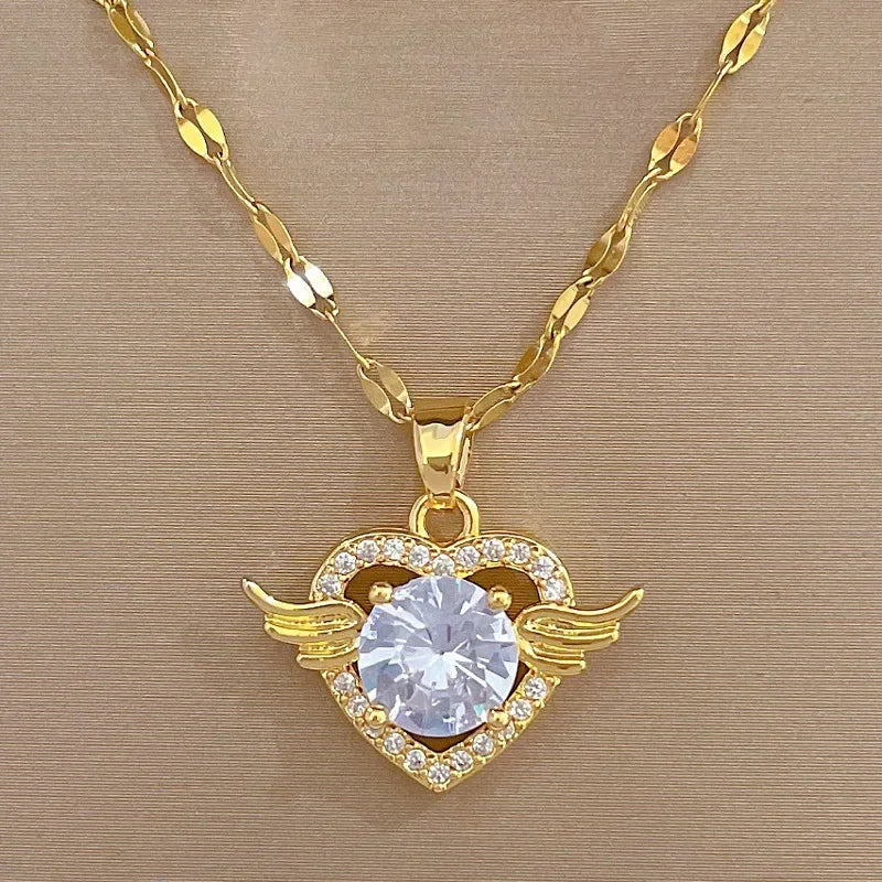 Collar elegante y lujoso de ostra con perla en forma de corazón color melocotón