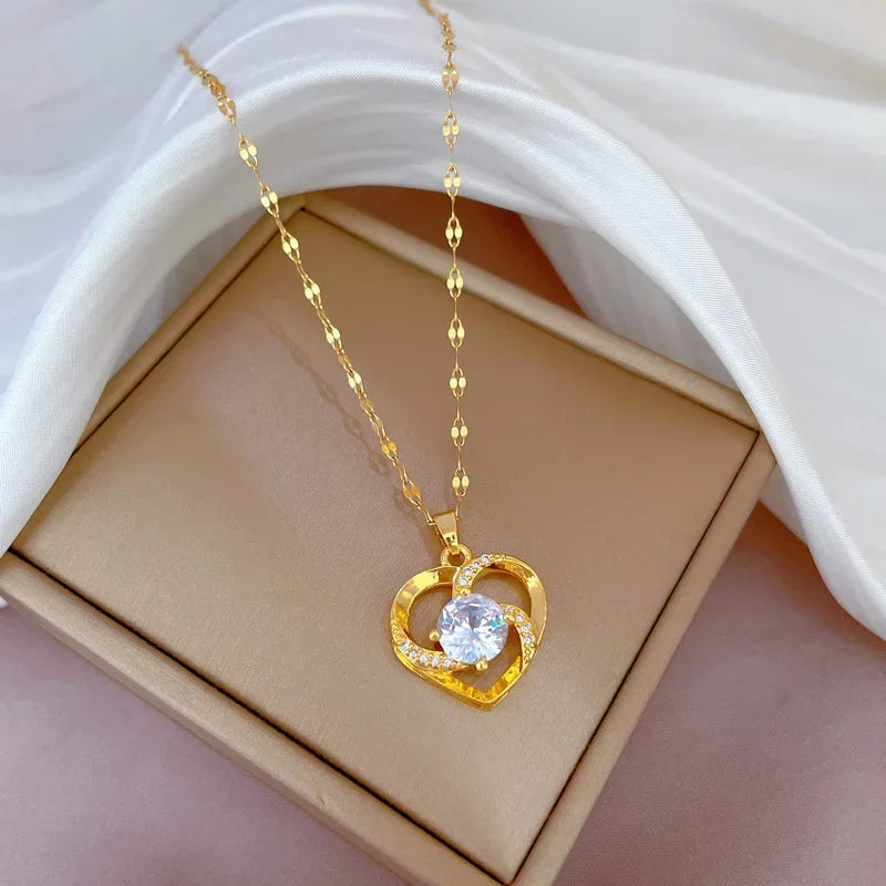 Collar elegante y lujoso de ostra con perla en forma de corazón color melocotón