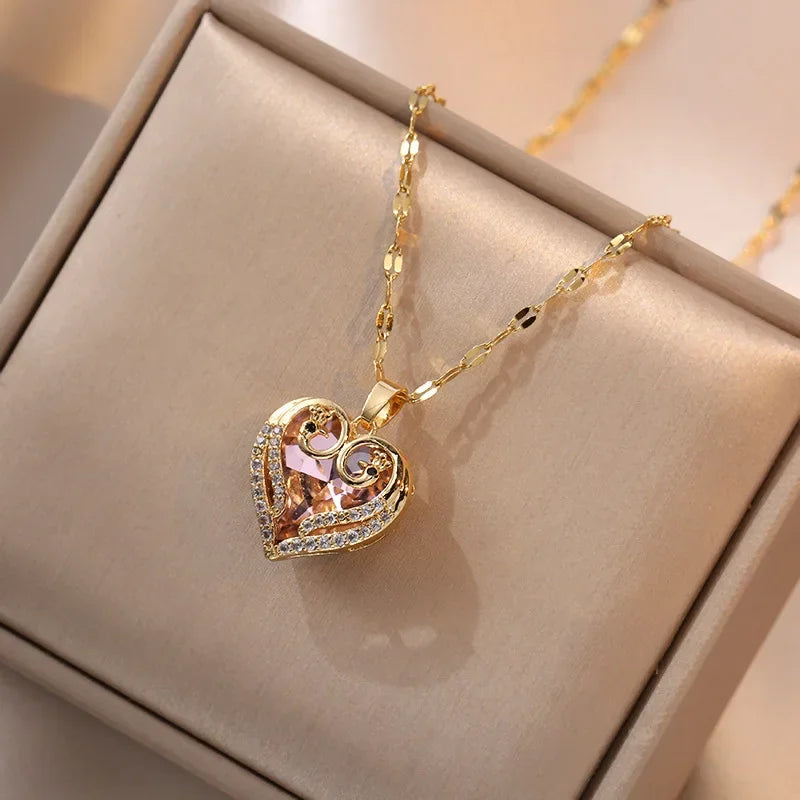 Collar elegante y lujoso de ostra con perla en forma de corazón color melocotón