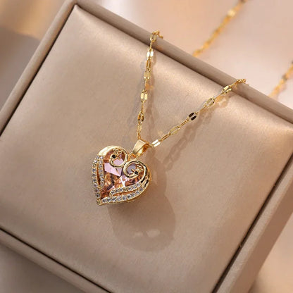 Collar elegante y lujoso de ostra con perla en forma de corazón color melocotón