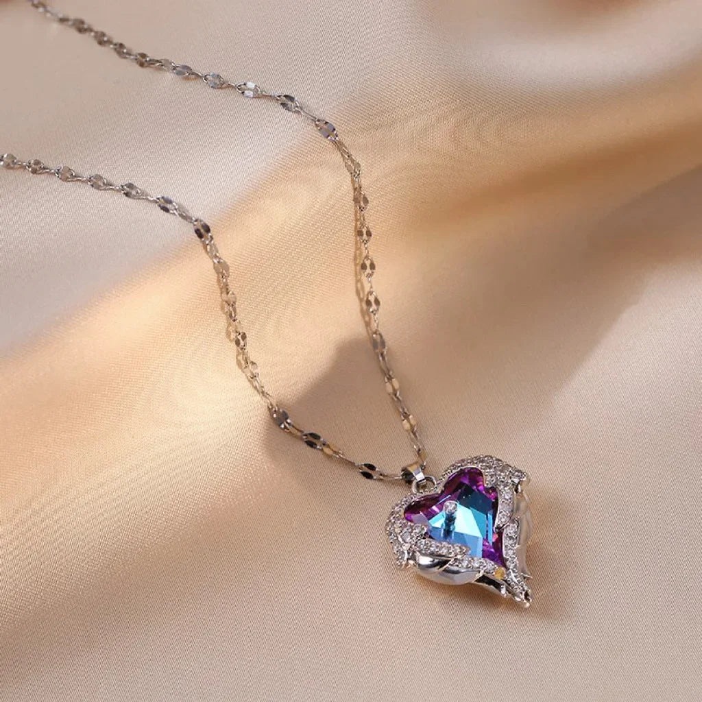 Collar elegante y lujoso de ostra con perla en forma de corazón color melocotón