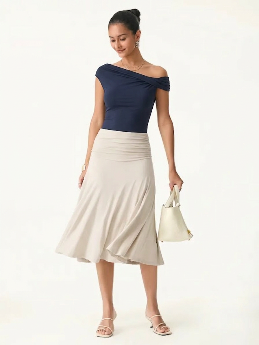 Conjunto de 2 piezas: top tipo sujetador multiposición y falda midi de línea A con fruncido lateral